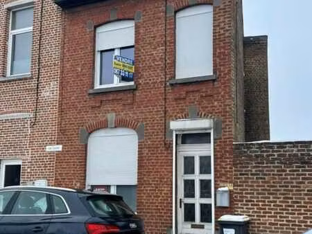 maison d'habitation à rénover avec gd jardin et gd atelier