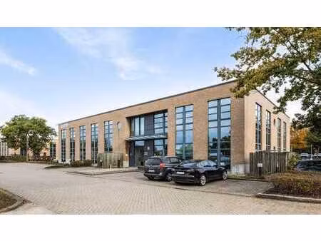 immeuble de bureau à louer dans le parc d'activités e19 à m