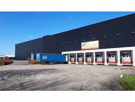 entrepôt logistique à louer près de la sortie e313 à herent