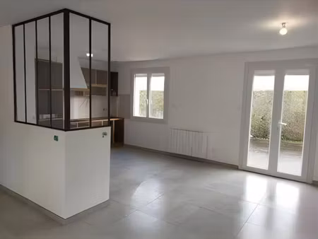 location meublée maison 4 pièces 88 m² à héric (44810)  980 €