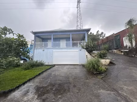 location maison 3 pièces 94 m² à sainte marie (97438)  950 €