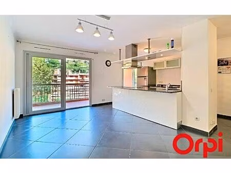 location appartement  74.4 m² t-3 à menton  1 325 €