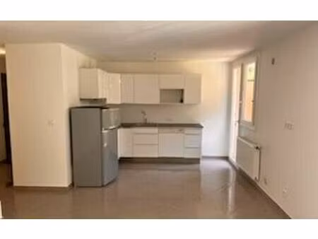 location appartement  55.06 m² t-3 à saint-égrève  749 €