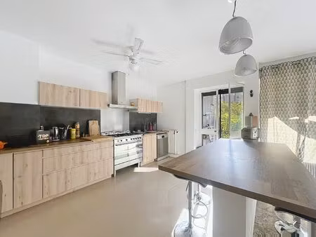 appartement lumineux avec grande terrasse