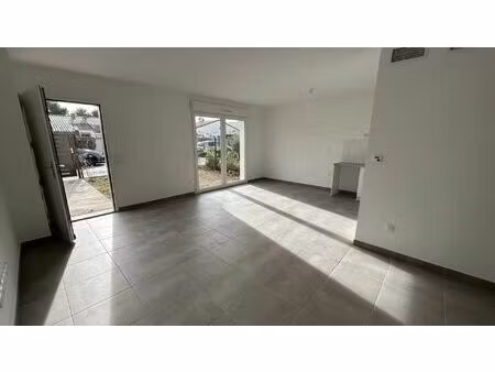 location appartement 3 pièces 60 m2 à mireval