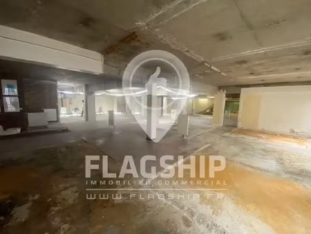 a vendre murs de boutique libres de 550 m² de plain pied paris 20