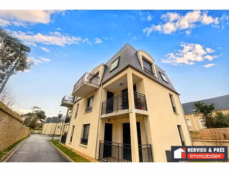 appartement lumineux rdc avec balcon - résidence clos des paons -centre-ville de luc-sur-m