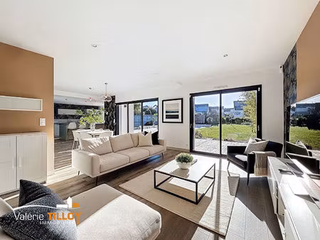 maison contemporaine avec piscine  jardin sud et suite parentale proche centre ville