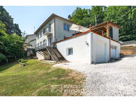 propriété familiale et sa vue panoramique