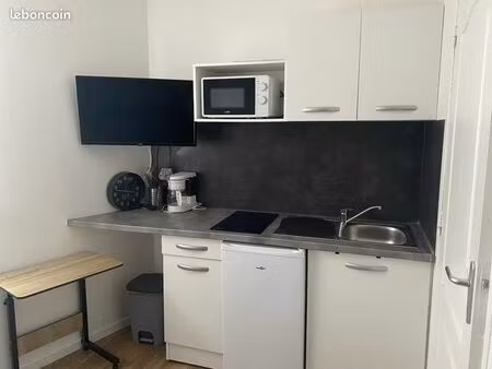 location studio meublé