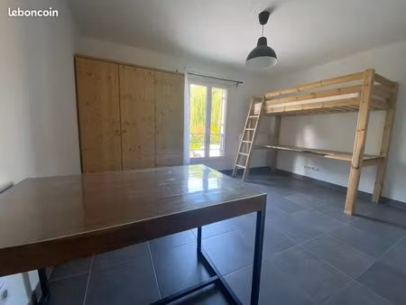 studio 1 pièce 26 m²