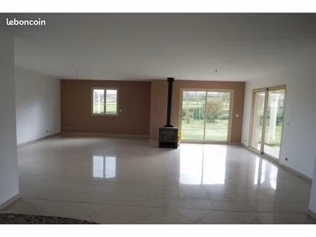 grande maison 150m² la jouvie solignac  grand garage  jardin  terrasses  4 chambres  2 sal