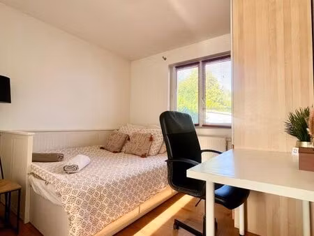 studio meublé 18m² – tout inclus – proche tram et campus (illkirch/strasbourg)