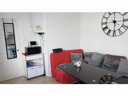 appartement t2 avec cuisine équipée  proche commerces  hôpital  iut  lycée