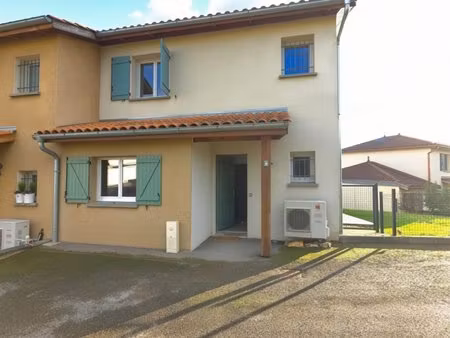 villa récente avec jardin