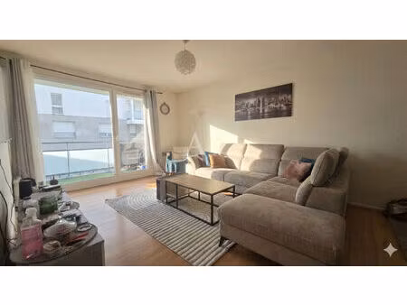 cergy le haut  2p de 44m² avec grand balcon et parking !