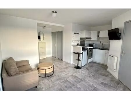 location appartement  m² t-3 à gruissan  650 €