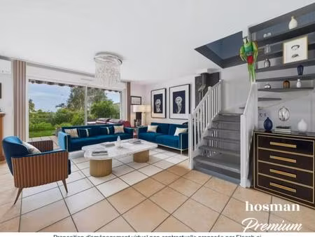 belle maison de 136m2 et 65m2 de sous-sol avec jardin  garage fermé et 2 places de station