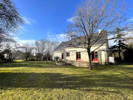 proche bourg de ligné - maison familiale beaux volumes