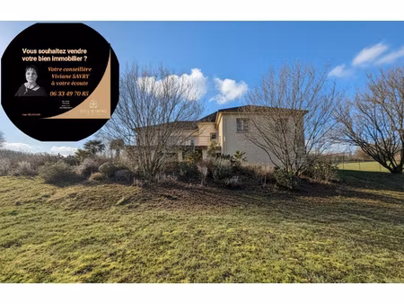 propriété 4 chambres sur sous-sol complet avec vue imprenabl