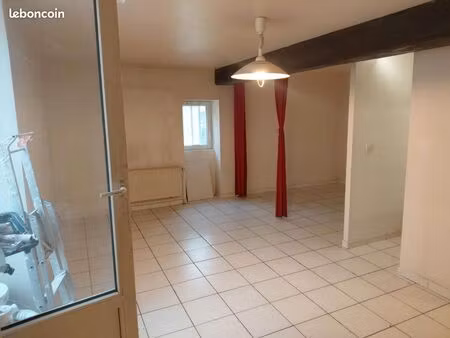 grand studio face aux vignes