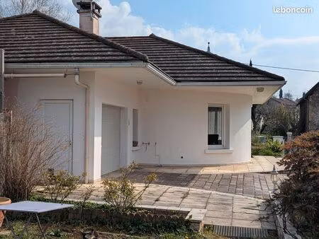 maison hors lotissement au coeur du village