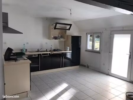 f2 avec véranda à louer