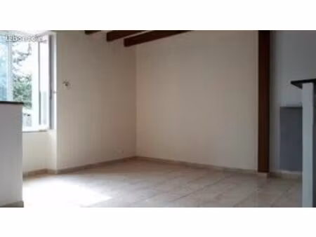 loue t3 le poiré sur vie