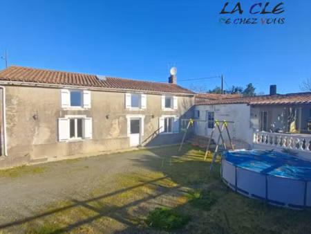 vente maison à fenioux (79160) : à vendre / 188m² fenioux