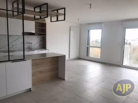 location appartement 3 pièces à rennes (35000) : à louer 3 pièces / 68m² rennes