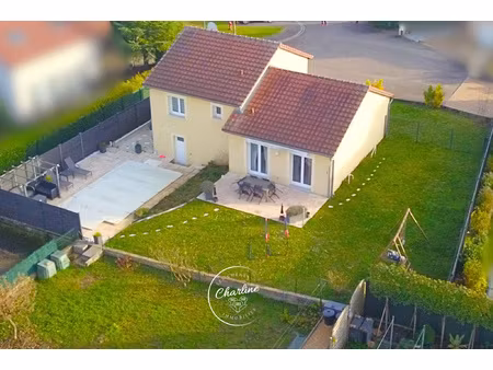 maison de demi niveau avec piscine