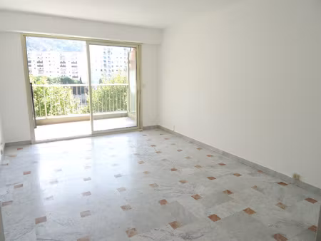 studio 35m2 terrasse et balcon