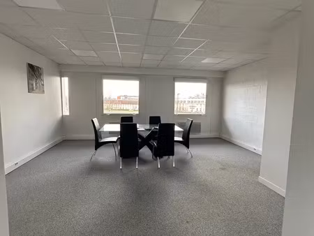 location 140 m2 bureaux à lisses