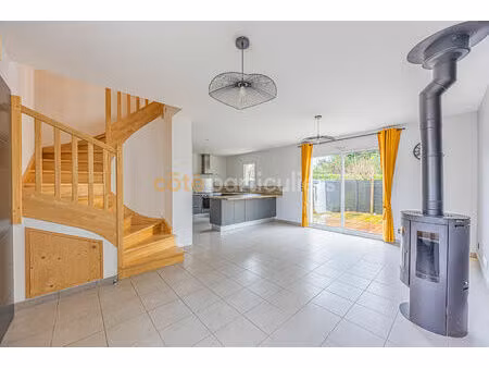 les sorinieres -- maison de 2015 -- 73 m2 -- 3 chambres -- 2 places de stationnement --ext