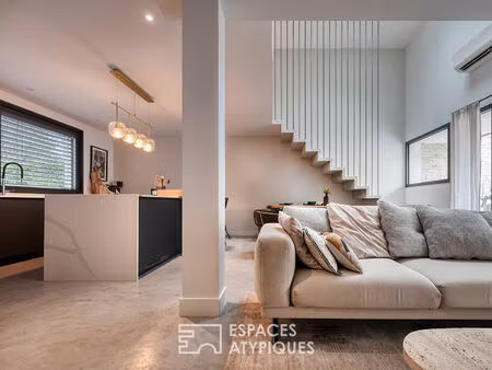 la maison d'architecte rénovée avec piscine dans le centre historique de savigny-sur-orge