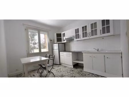 studio 26.5 m2 sh - 61 ave charles boutet 08000 charleville mézières