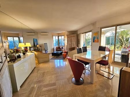 grand 3 pièces en rez-de-jardin avec cave et garage