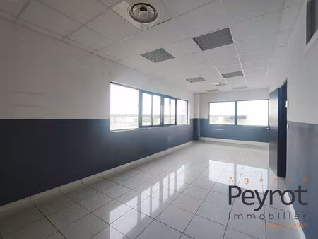 location local professionnel 314m² canohes 66680
