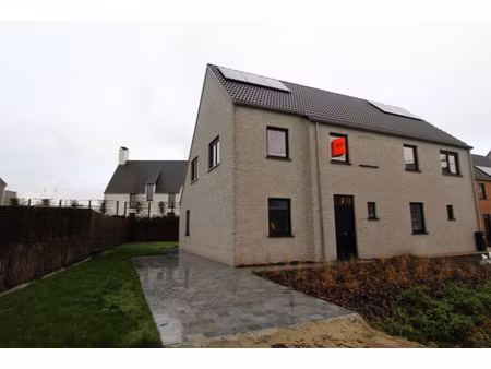 huis te huur in roeselare met 3 slaapkamers