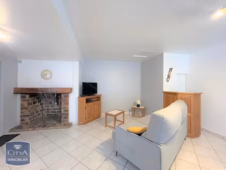 maison à louer 2 pièces 66.41 m² - coutras (33) - 670€