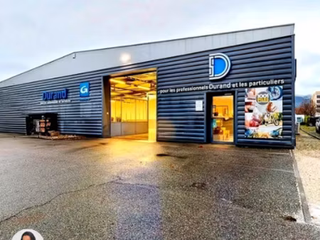 local commercial 4 pièces - 316 m²