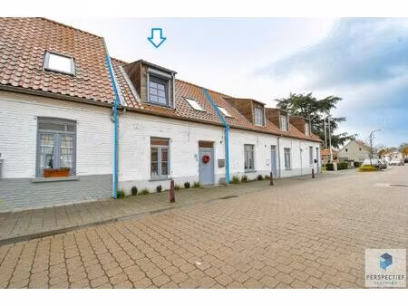 ruime charmante gerenoveerde woning met 2 slaapkamers  tuin en parkeermogelijkheid achtera