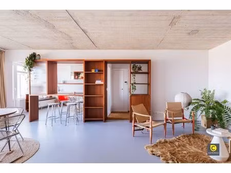 architecturaal pareltje met 2 slpks en terras!