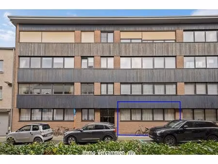 gelijkvloers appartement met ruim terras en staanplaats  in het hart van mechelen