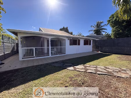 à louer maison 3 pièces à sainte-rose