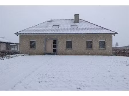 tijdloze villa met bureel  3 slpks  epc b  grenzend aan de merode bossen