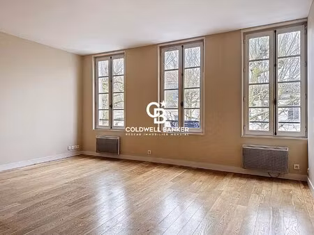 duplex en hyper centre de saintes