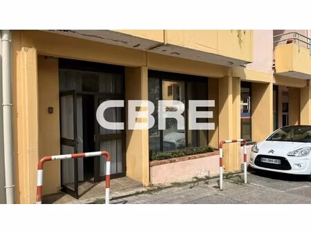 location local professionnel 61m²