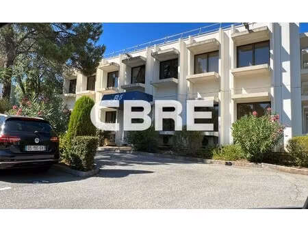 location local professionnel 88m²