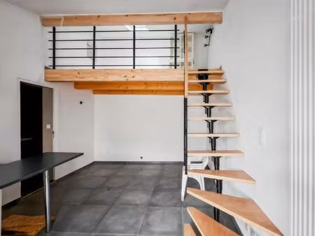 studio 31 m² (avec mezzanine) rez-de-chaussée petite c